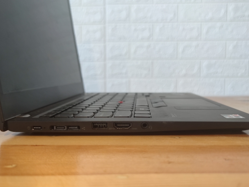 Review Lenovo T14s, laptop kerja tangguh yang ringan